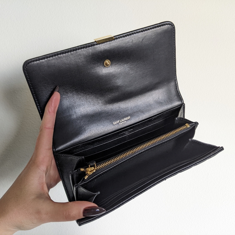 Yves Saint Laurent Black Quilted Wallet - Picture 4 of 12